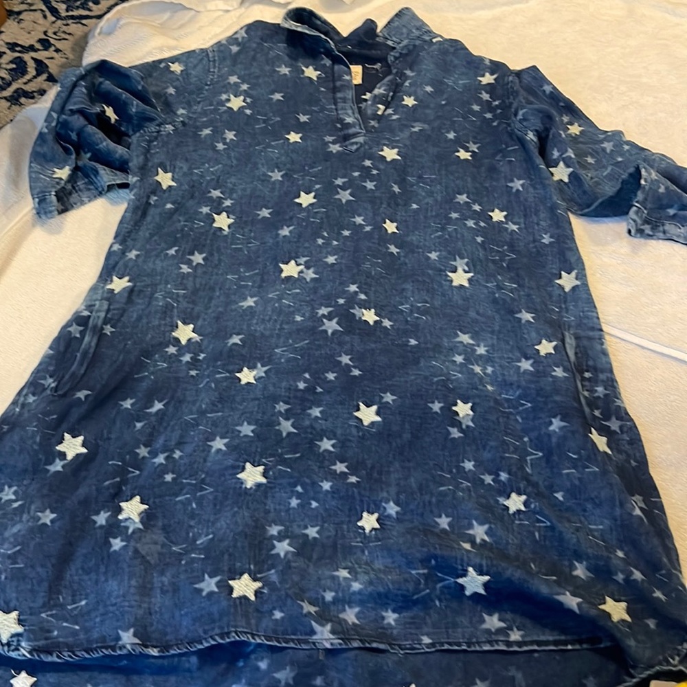 Denim light weight dress with stars. 2 pockets